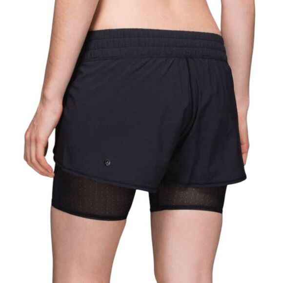 LULULEMON ATHLETICA Hot To The Street Short Size 6 - Picture 2 of 5